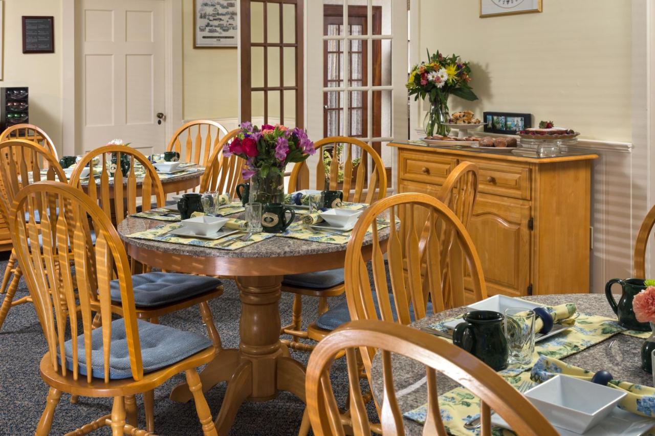 | Old Harbor Inn