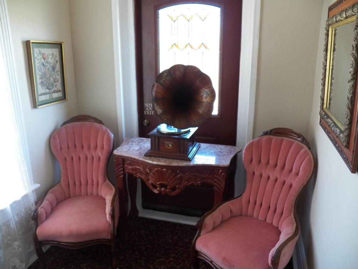 | Grand Victorian Inn
