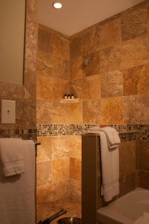 | Showers Inn