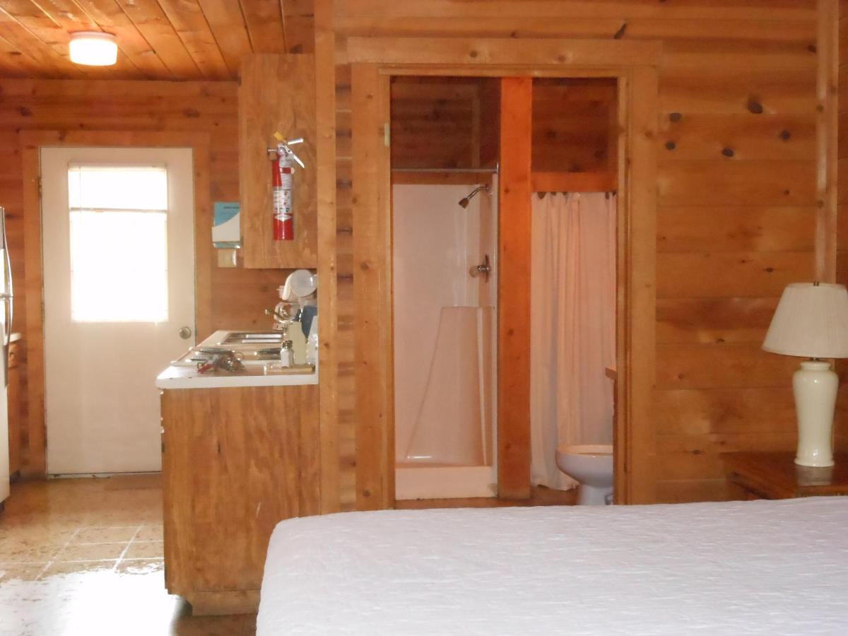  | Bay Landing Camping Resort Deluxe Cabin 29