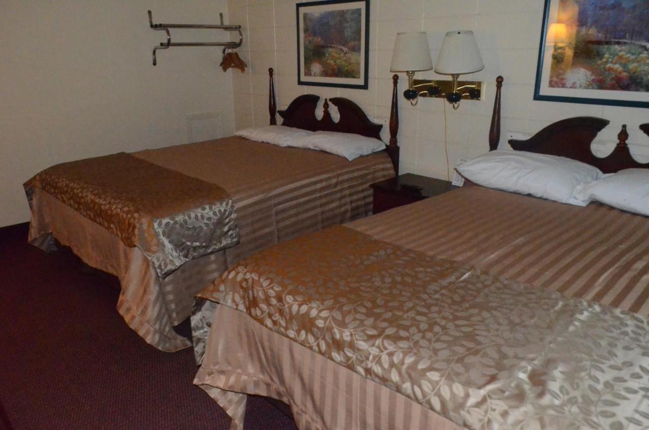 Double Room at Grand Inn Fargo