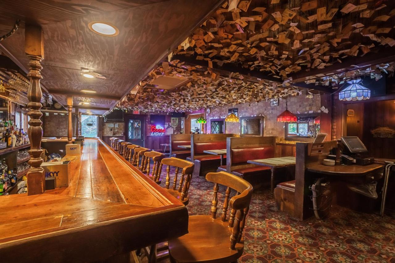  | The Big Moose Inn