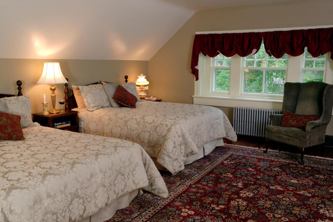 | Cameron Estate Inn