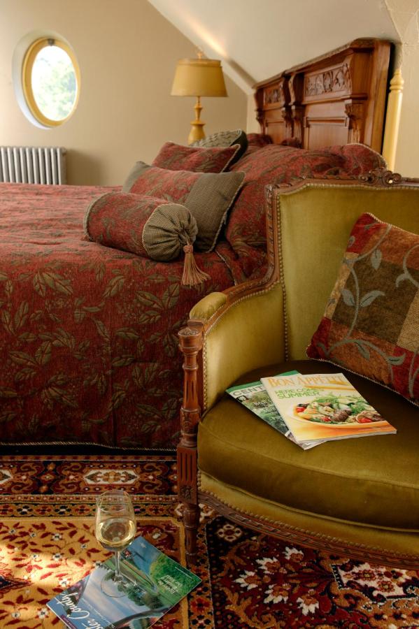 | Cameron Estate Inn