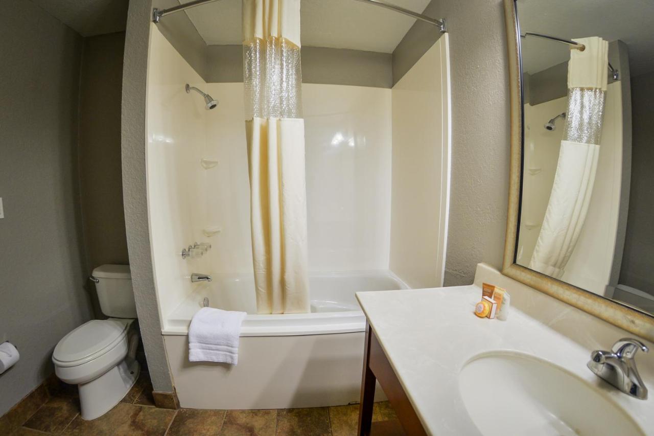 Queen Room with Two Queen Beds at Tanglewood Resort on Lake Texoma, an Ascend Collection Resort