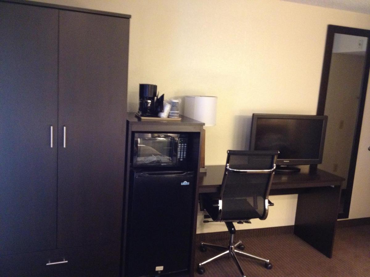 Standard Queen Room with Two Queen Rooms - Non-Smoking at Sleep Inn Charlotte University Place