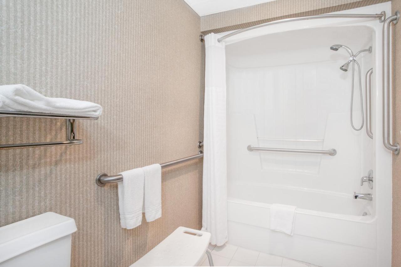 Queen Room - Disability Access - Non-Smoking at Super 8 by Wyndham Gettysburg
