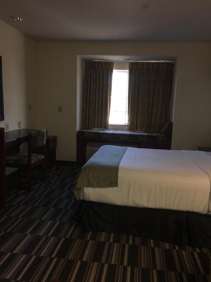 Queen Suite with Sofa Bed - Disability Access at Microtel Inn & Suites by Wyndham Indianapolis Airport