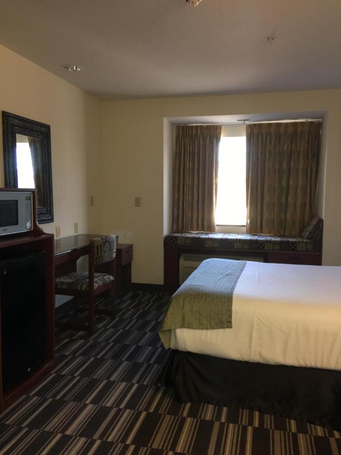 Queen Suite with Sofa Bed - Disability Access at Microtel Inn & Suites by Wyndham Indianapolis Airport