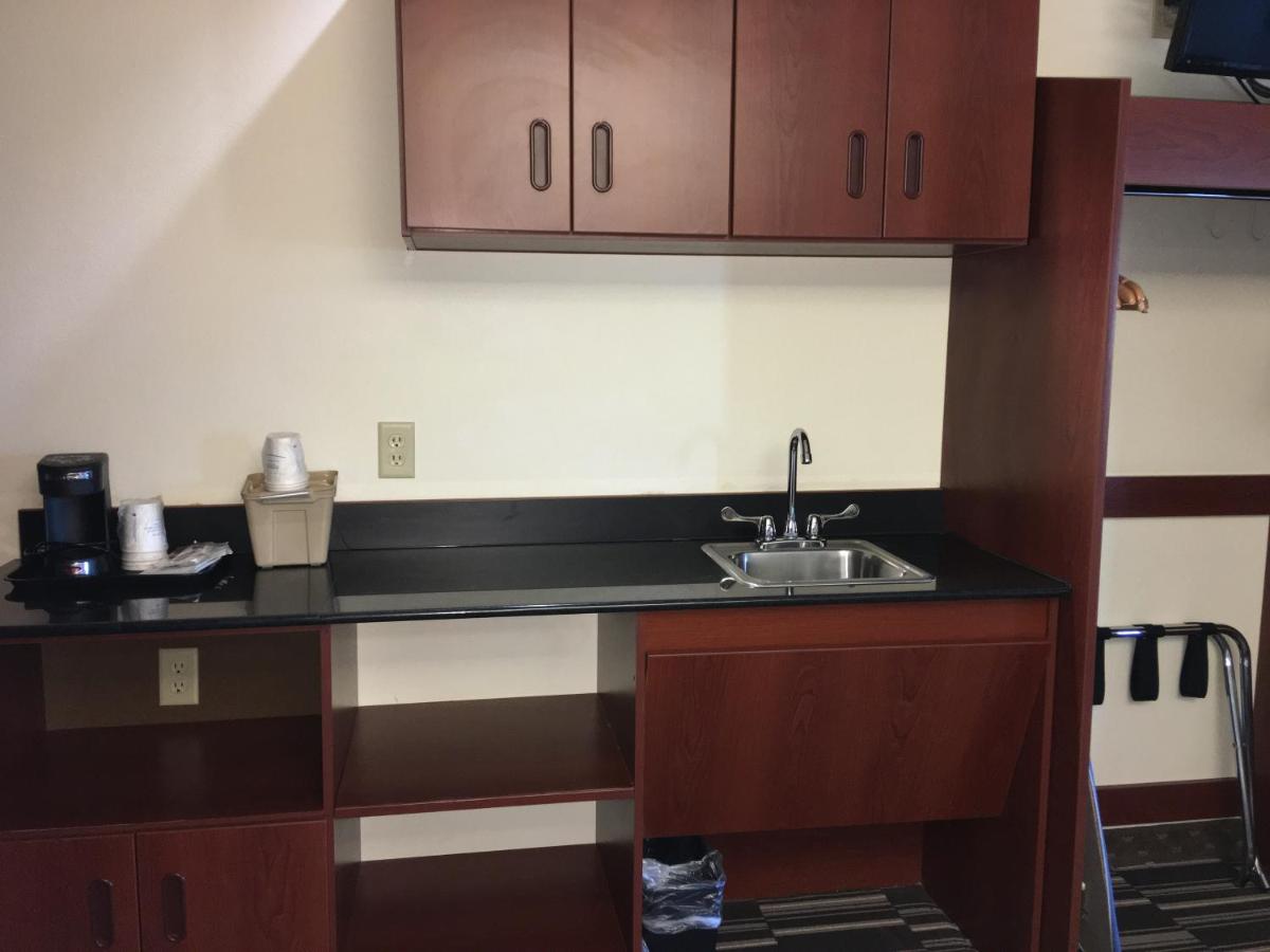 Queen Suite with Sofa Bed - Disability Access at Microtel Inn & Suites by Wyndham Indianapolis Airport