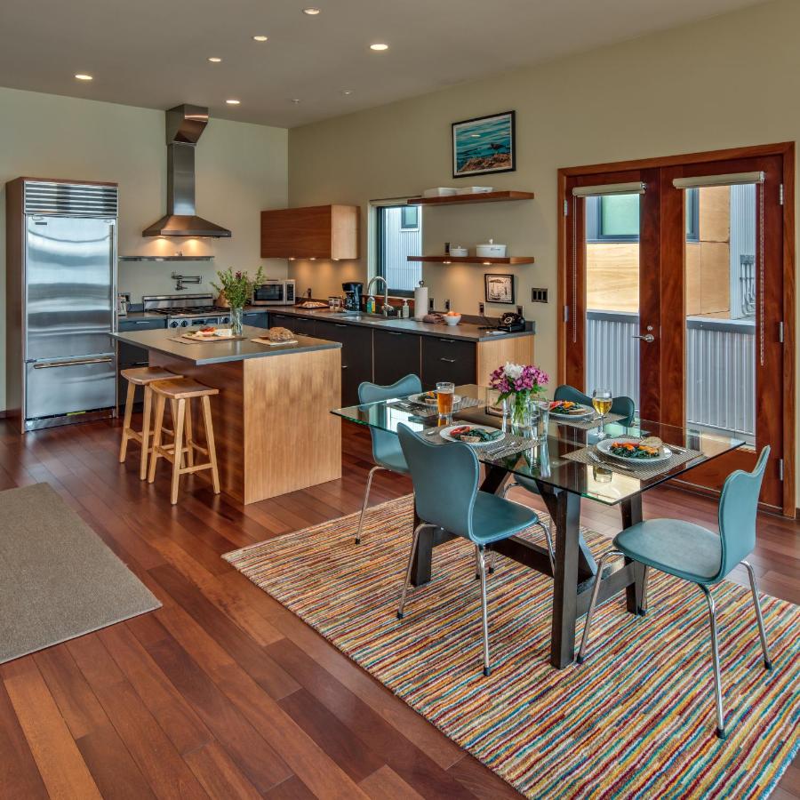 | Island Inn at 123 West