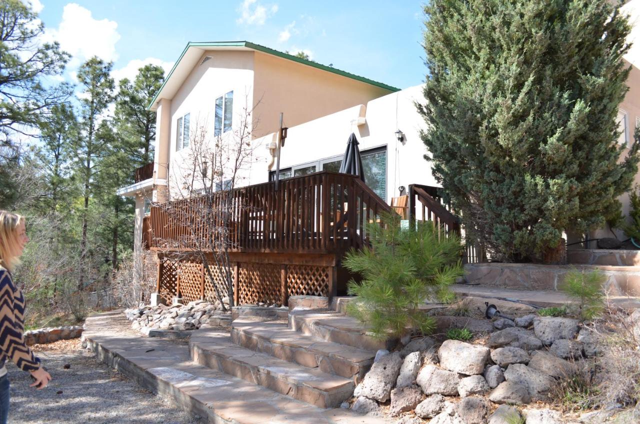 | Pueblo Canyon Inn