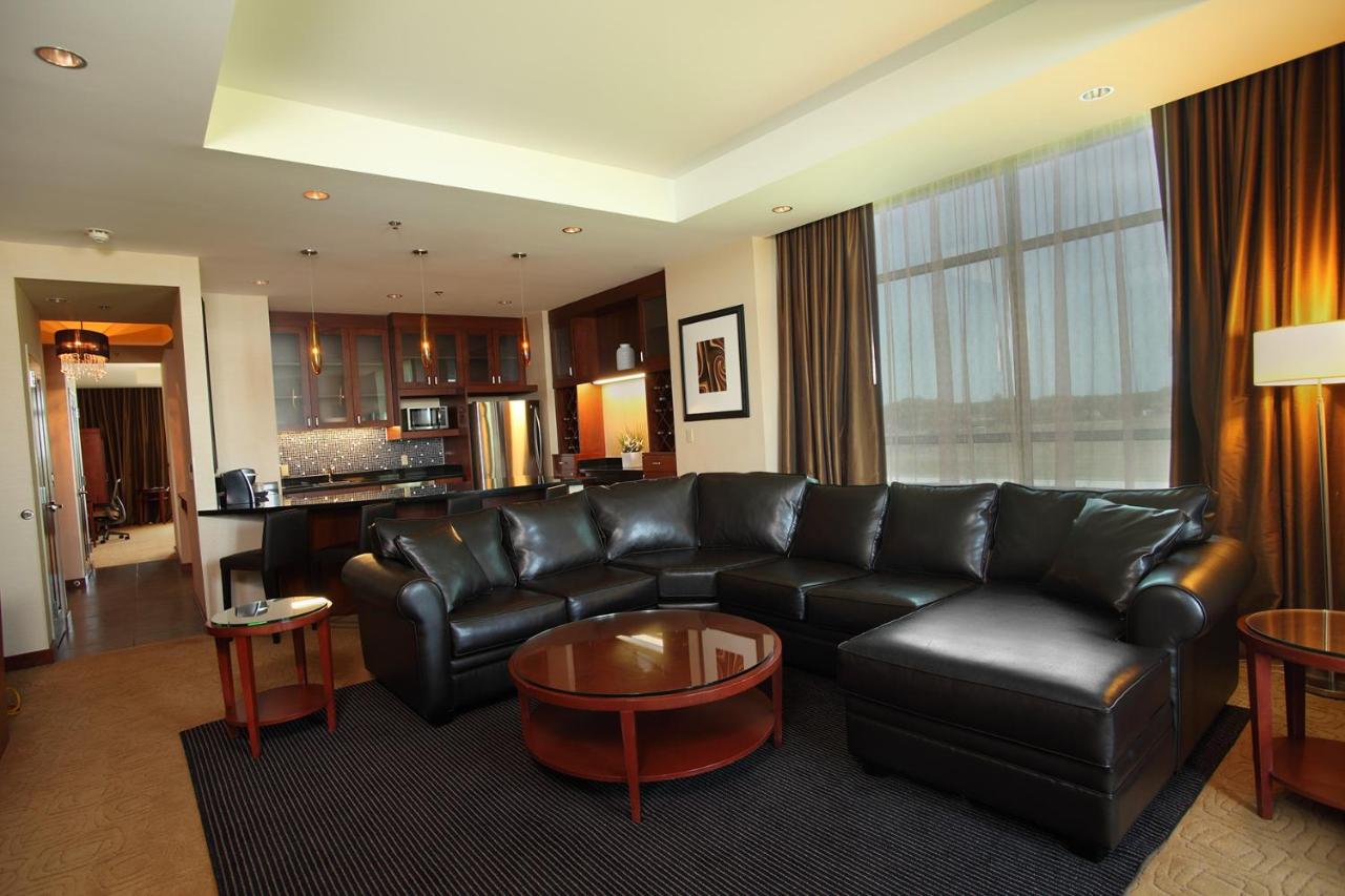 | Bally's Quad Cities Casino & Hotel
