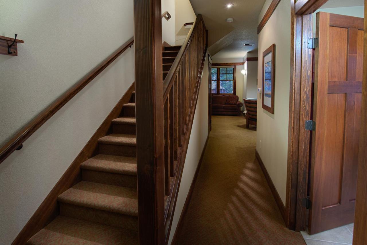 | FivePine Lodge