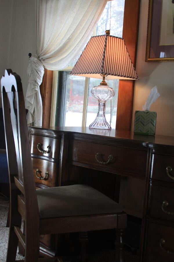  | Follansbee Inn