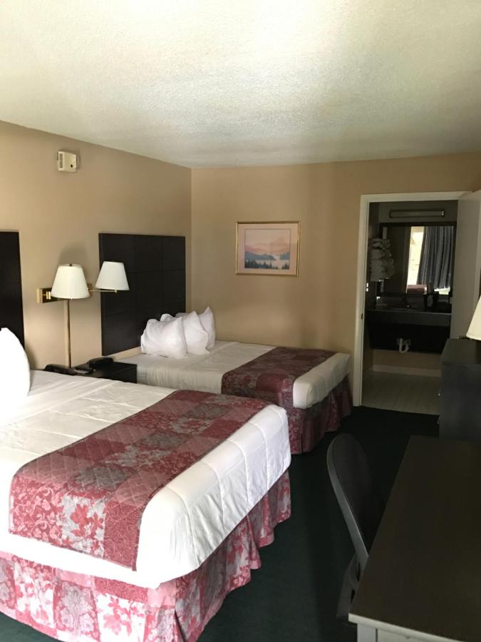 Double Room - Disability Access/Non-Smoking at Days Inn by Wyndham Jellico - Tennessee State Line