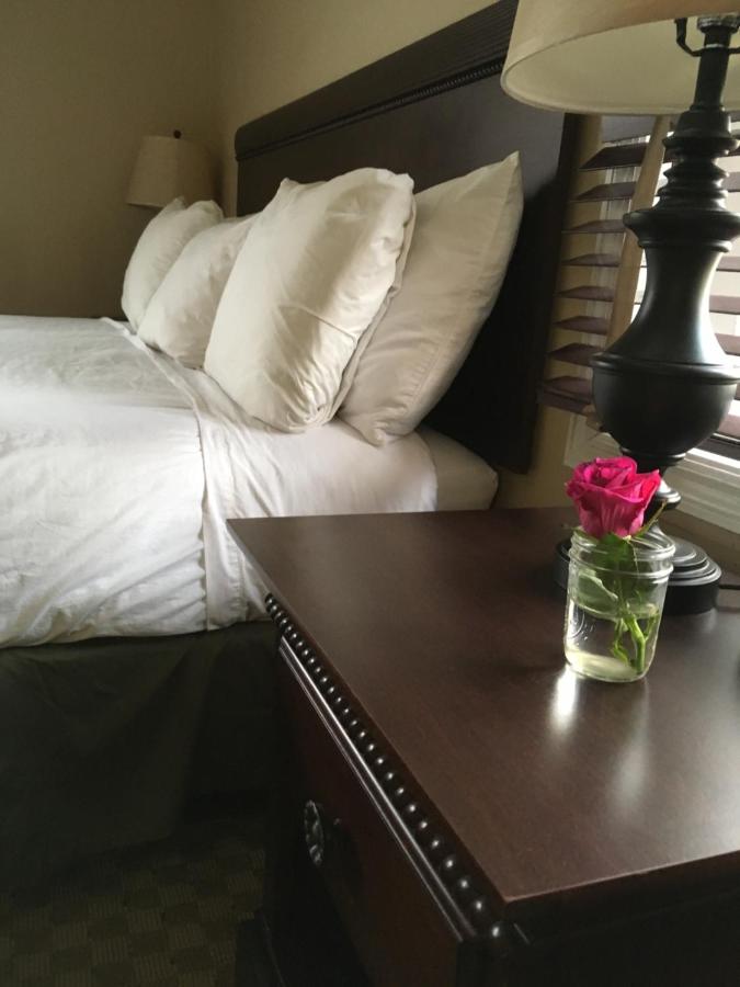 | Colts Neck Inn Hotel