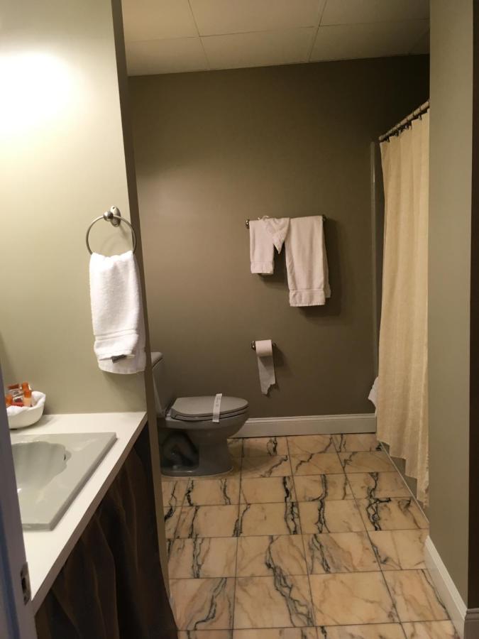 | Colts Neck Inn Hotel