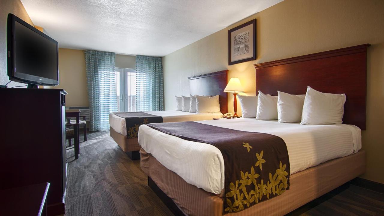  | Gold Leaf Hotel of Dewey