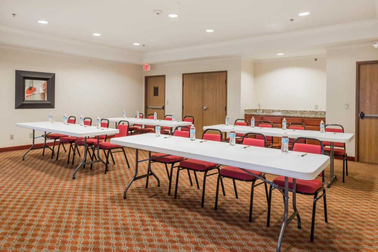 | Super 8 by Wyndham St Robert Ft Leonard Wood Area