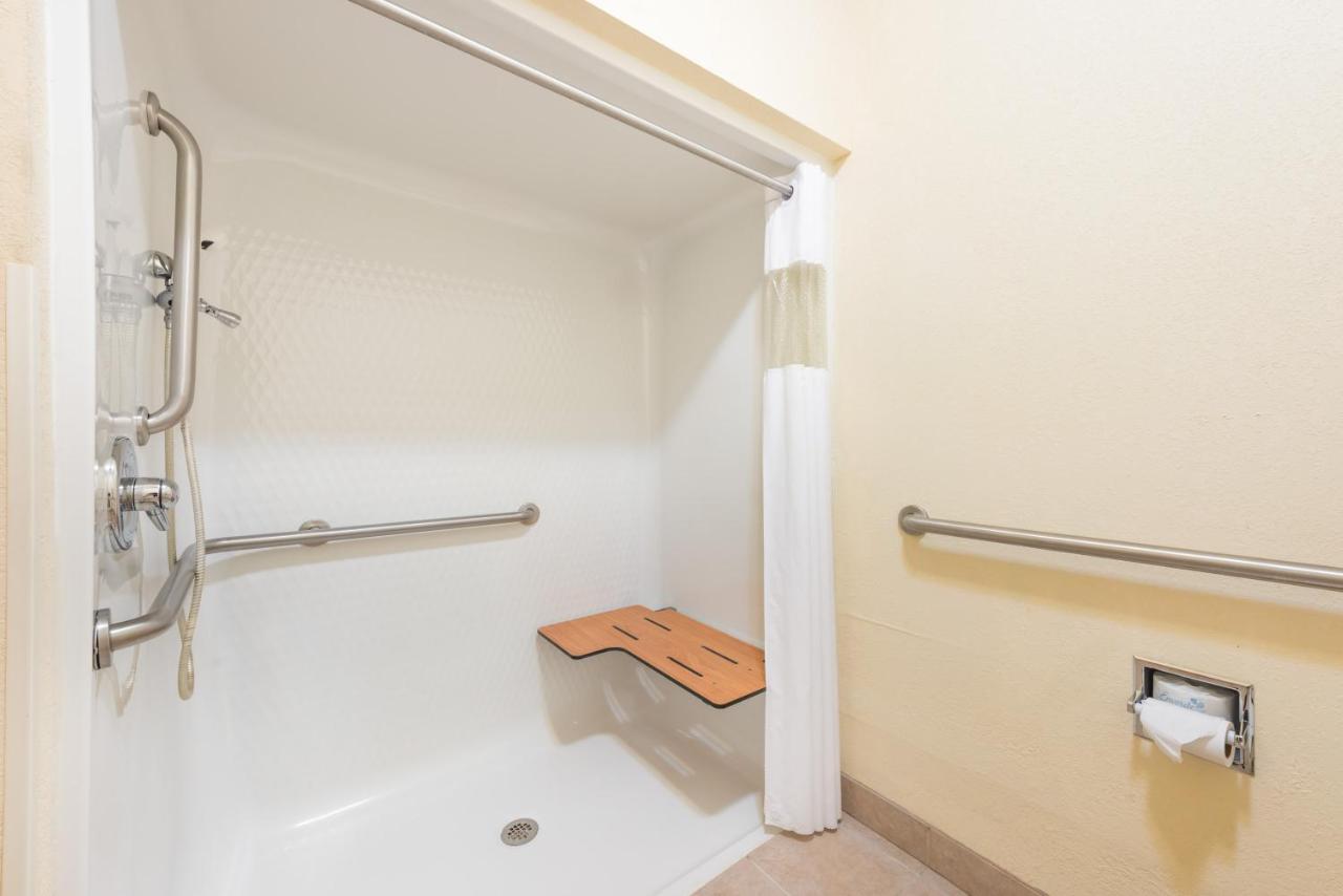 | Super 8 by Wyndham St Robert Ft Leonard Wood Area