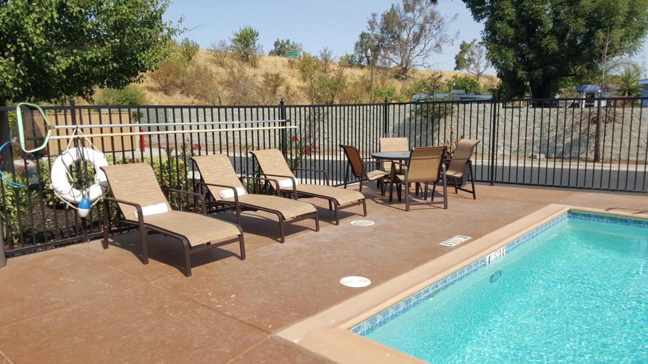 | Best Western Plus Delta Inn & Suites