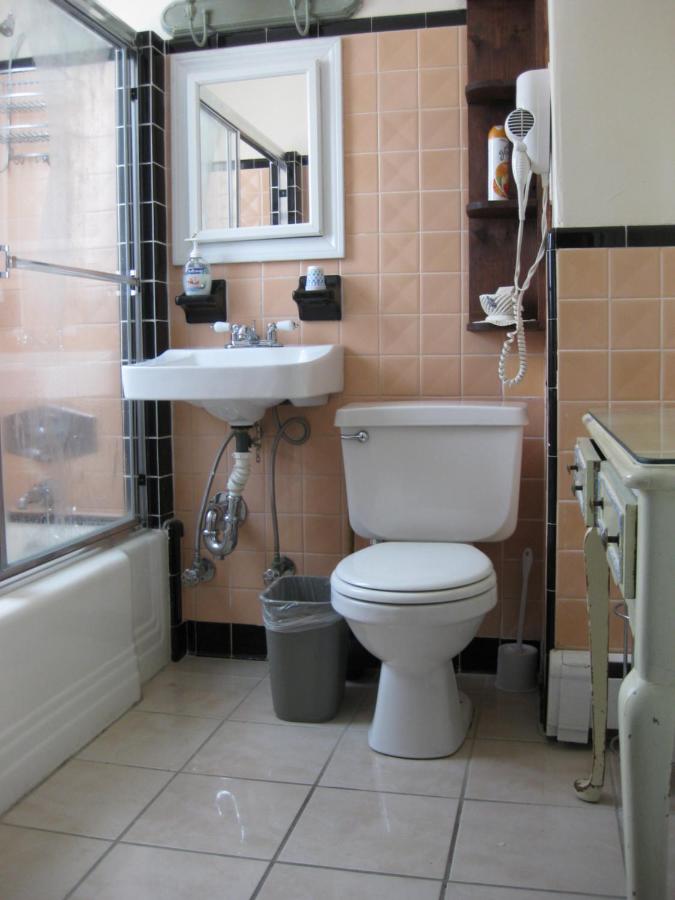 | The Coolidge Corner Guest House: A Brookline Bed and Breakfast