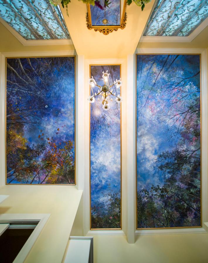 | The Hollinger House