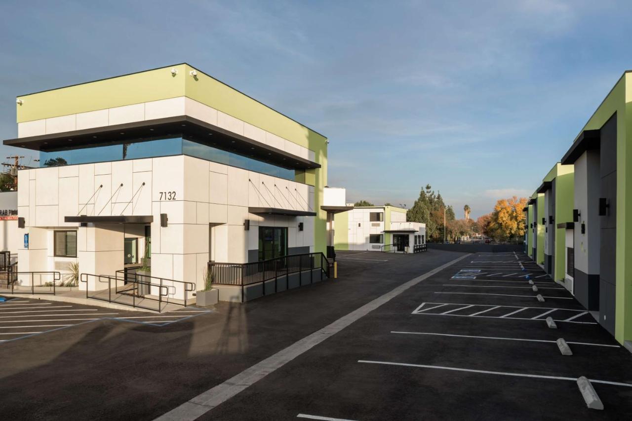 | Motel 6-Canoga Park, CA