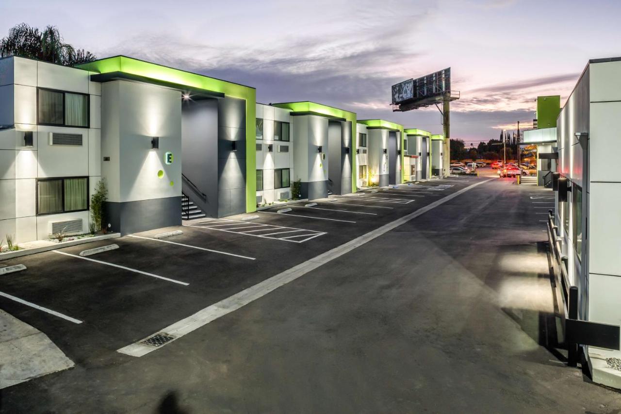  | Motel 6-Canoga Park, CA