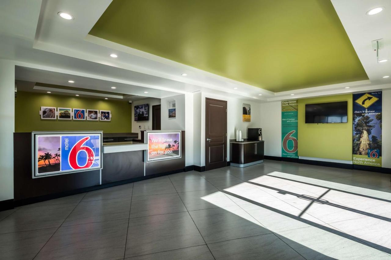 | Motel 6-Canoga Park, CA