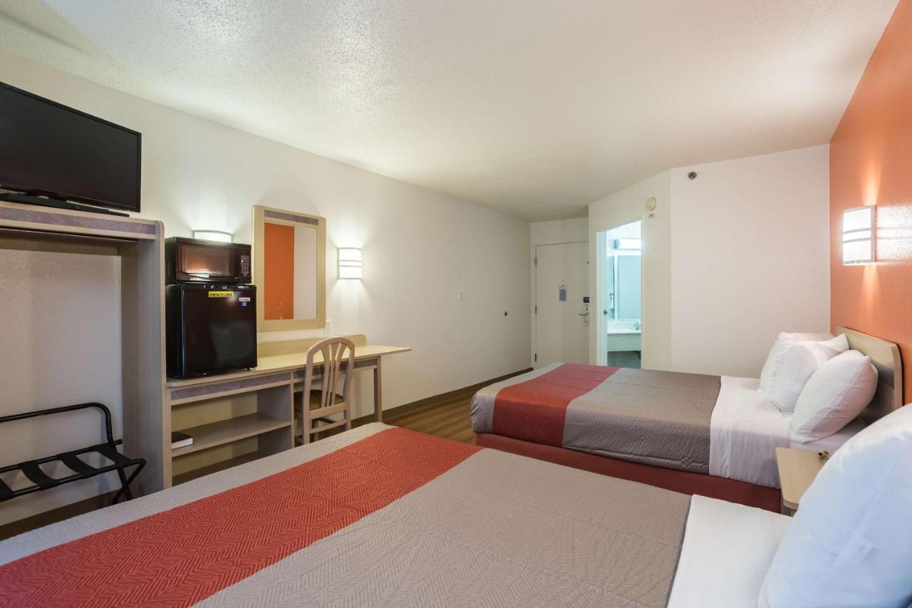 | Motel 6-Dale, IN