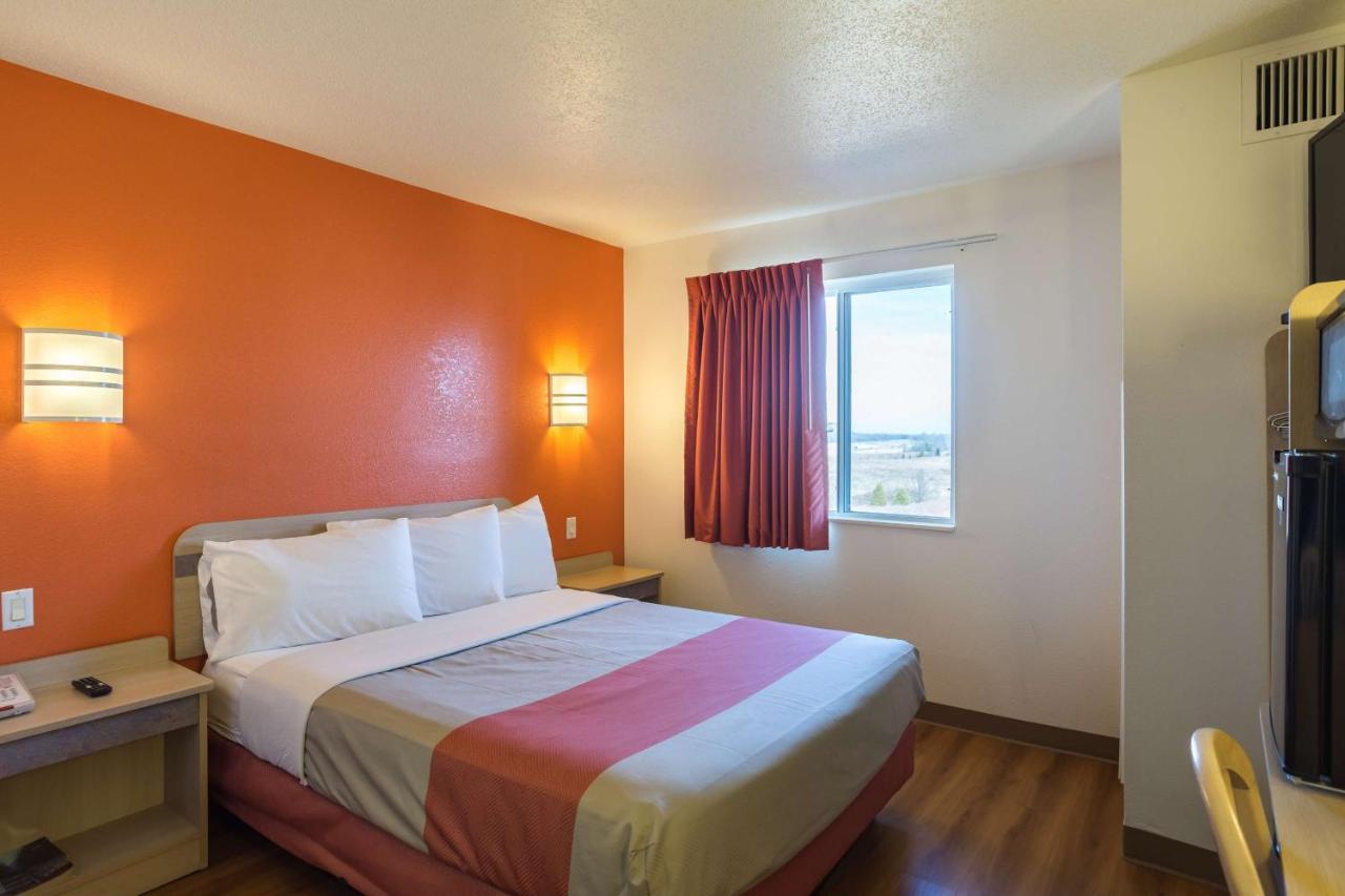 | Motel 6-Dale, IN
