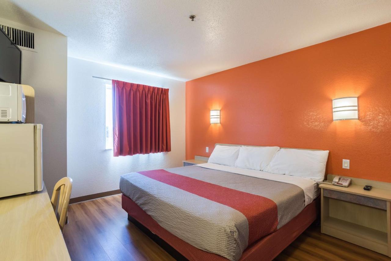 | Motel 6-Dale, IN
