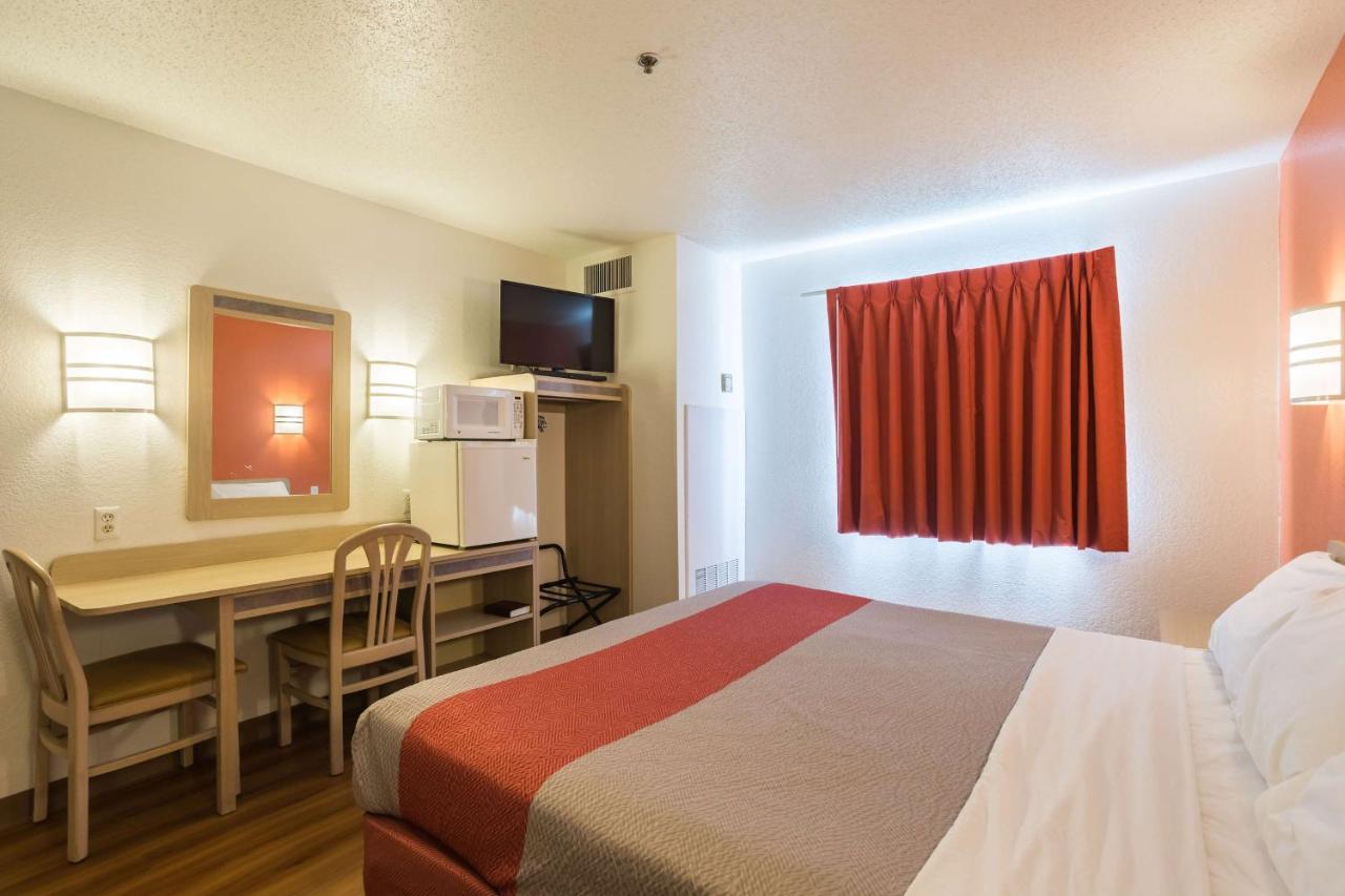 | Motel 6-Dale, IN