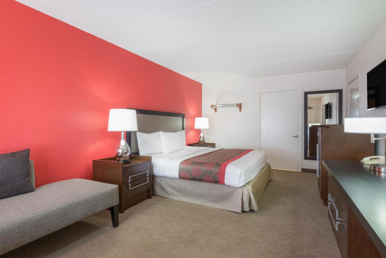 King Room - Non-Smoking at Ramada by Wyndham Albuquerque Airport