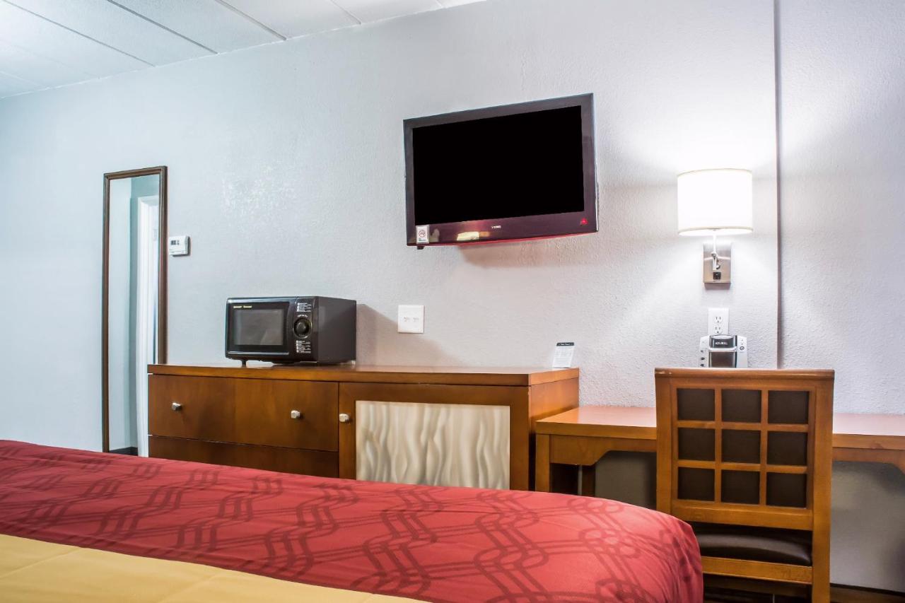 King Room - Non-Smoking at Econo Lodge Brockport