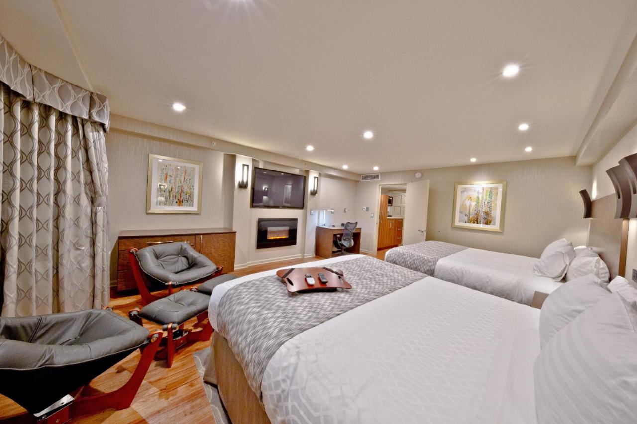 Deluxe Two-Bedroom Suite at Hotel Strata