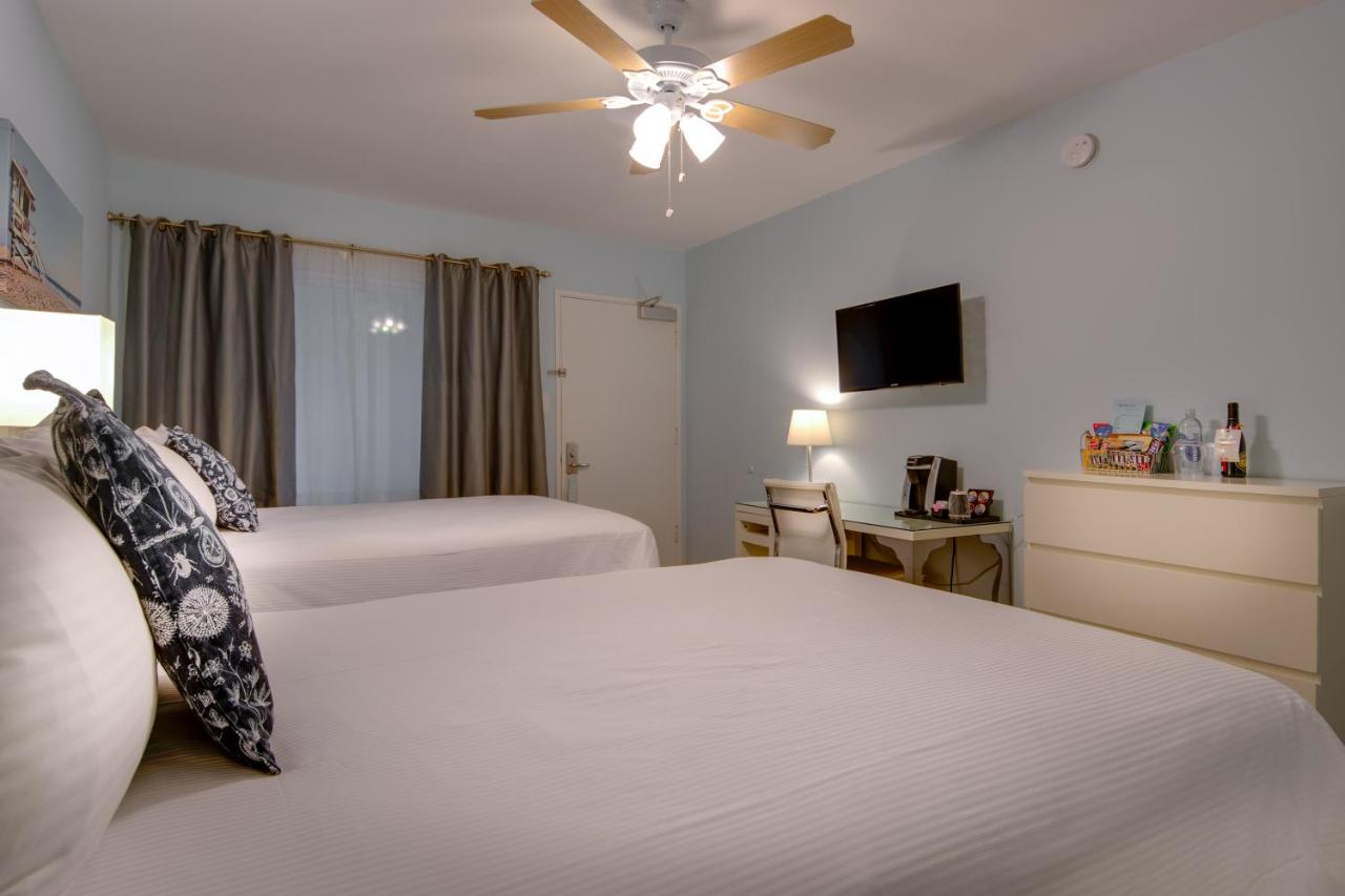 | Bayside Hotel