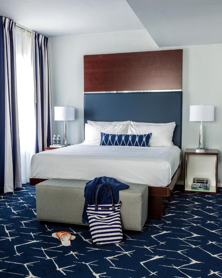 | Albion Hotel
