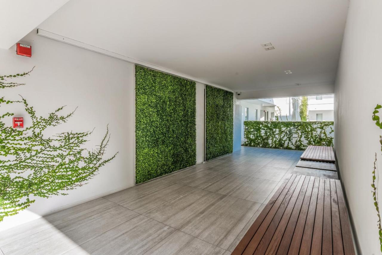 | Beach Haus Key Biscayne Contemporary Apartments