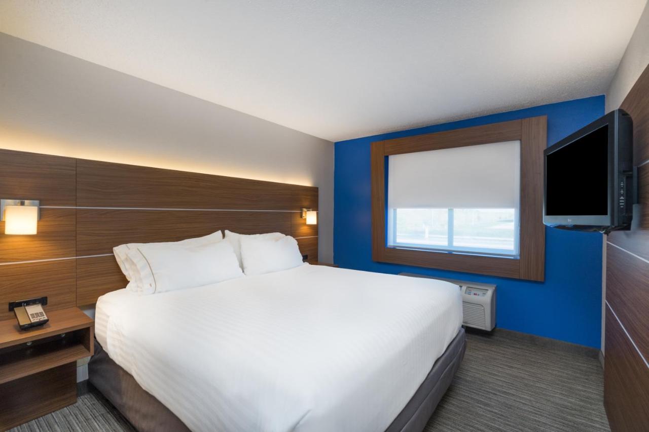 | Holiday Inn Express Hotel Howe / Sturgis, an IHG Hotel