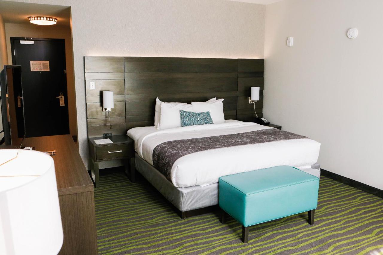 Deluxe King Room at Best Western Plus Prien Lake Hotel & Suites - Lake Charles