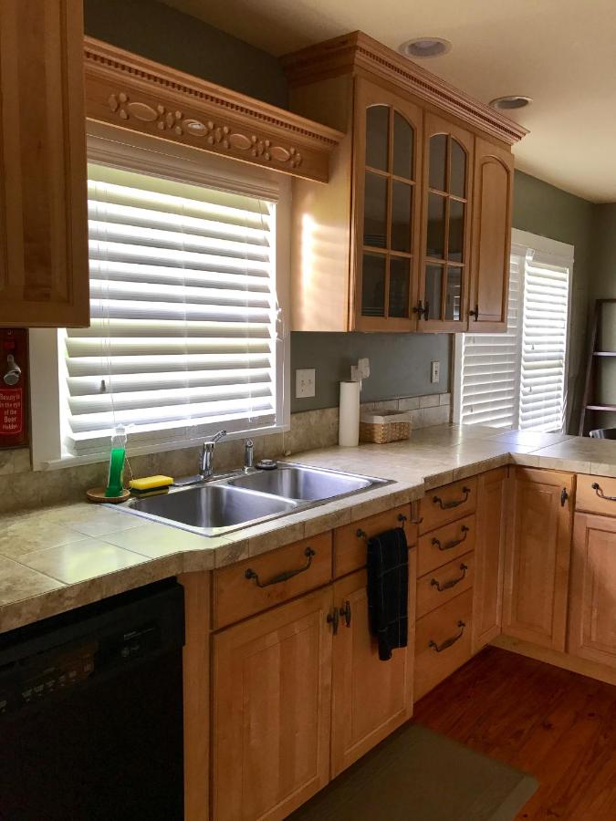 | Mango Inn Bed and Breakfast