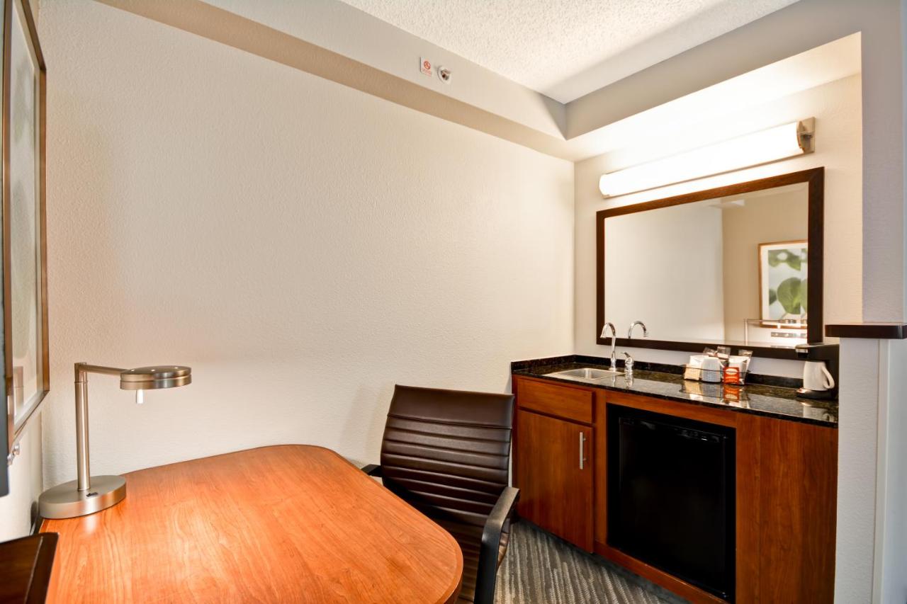 Guestroom 1 King at Hyatt Place Baton Rouge/I-10