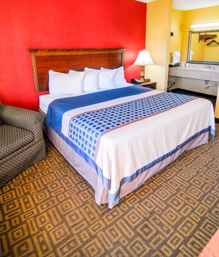 | Heritage Inn