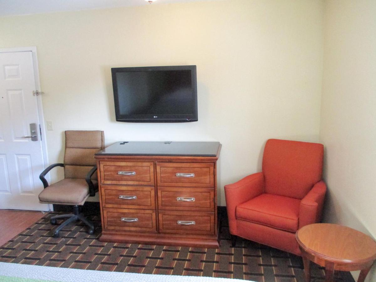 | Savannah Garden Inn