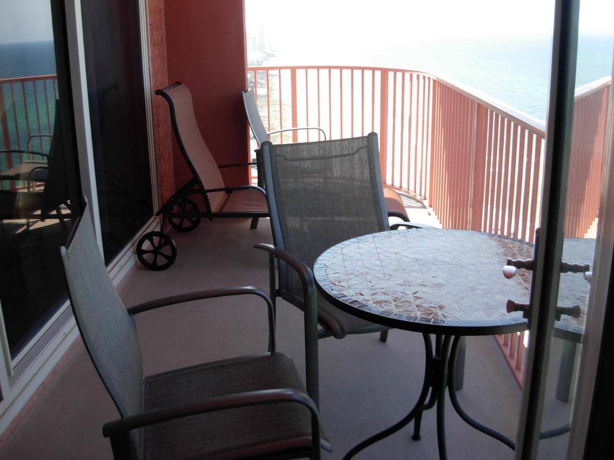 | Shores of Panama Penthouse Resort