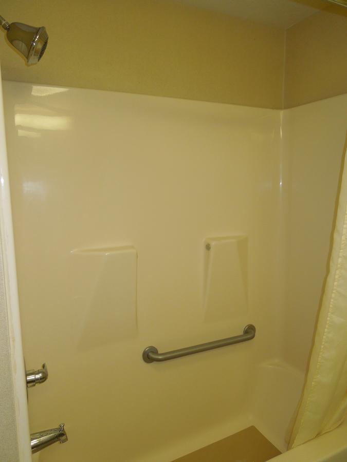 King Room with Roll-in Shower - Mobility Accessible/Non-Smoking at Best Western Airport Inn & Suites Cleveland