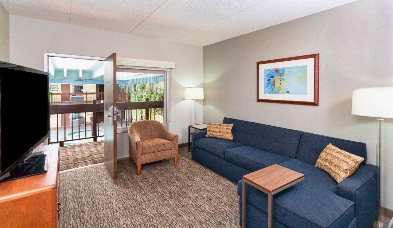 Queen Suite with Two Queen Beds - Second Floor at Best Western Bridgeview Hotel